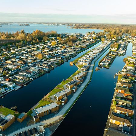 Marinapark Residentie Nieuw Loosdrecht Villa Buitenkant foto